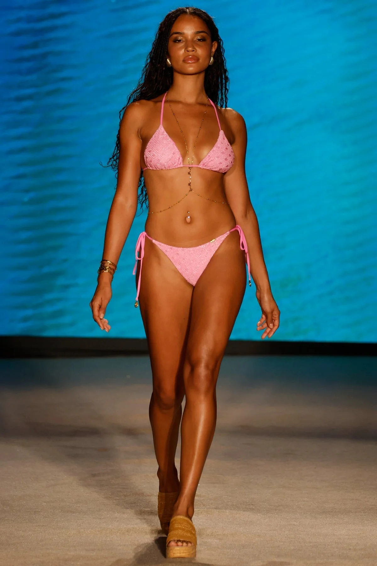 BRILLA - Seamless Triangle Top - Image 2