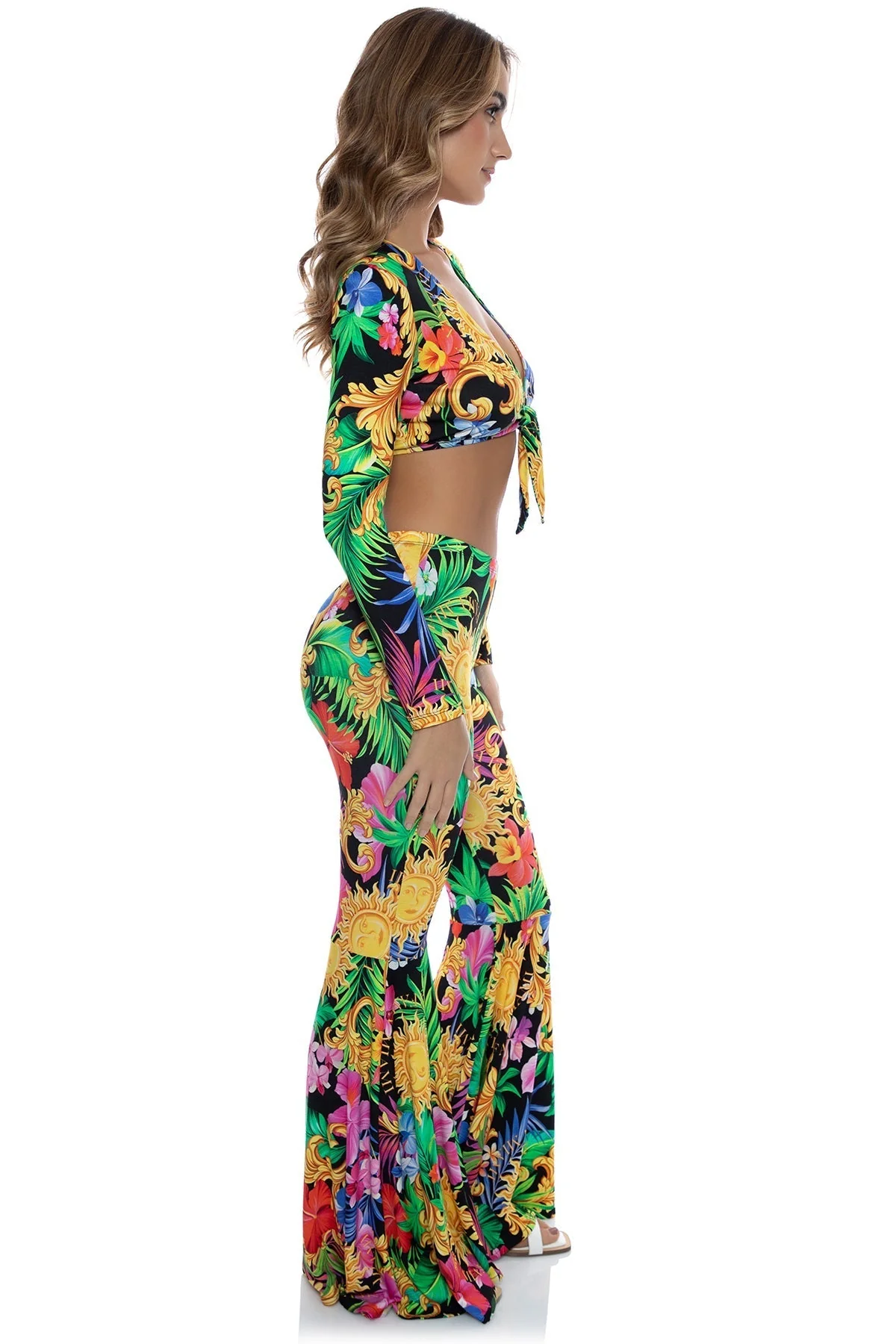 LOVE BY THE SUN - Front Knot Crop Top - Image 9
