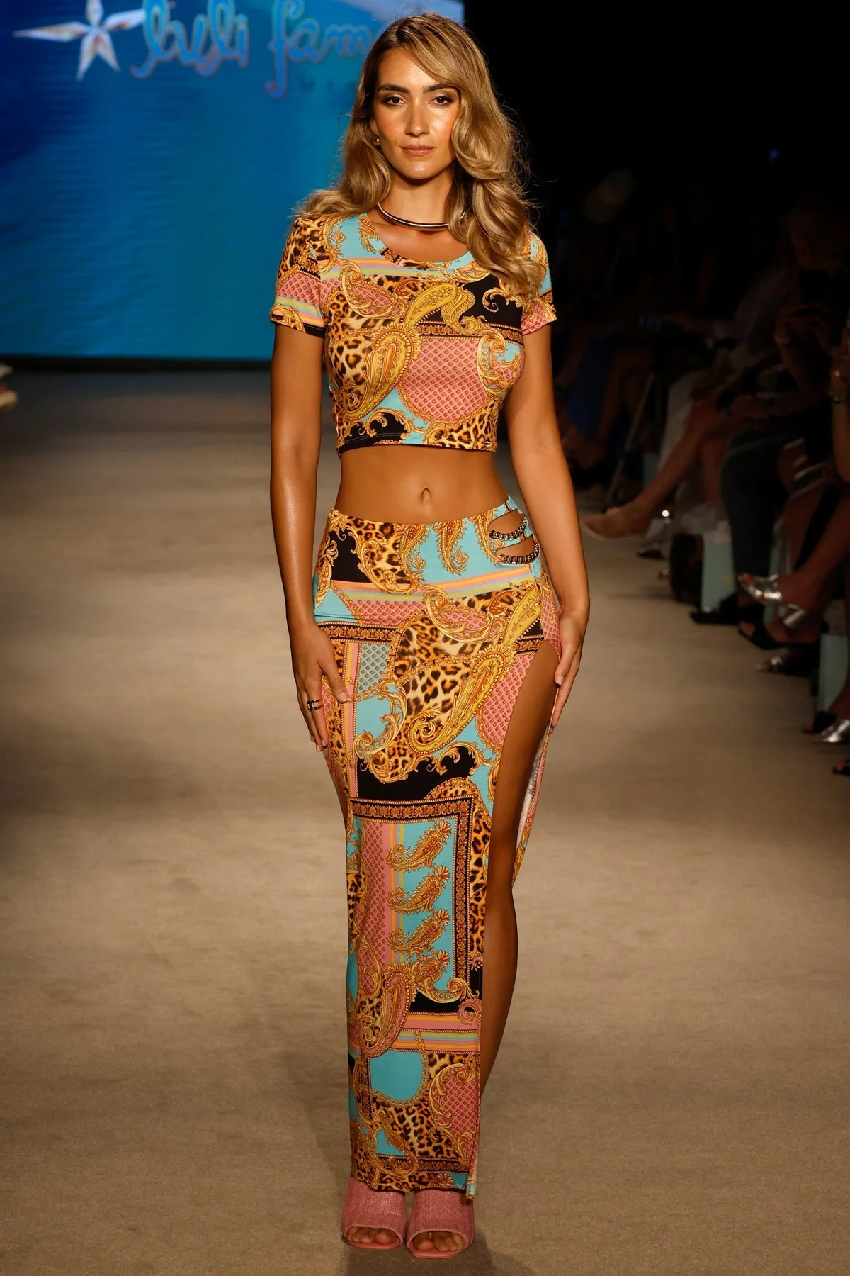 MIAMI DAYDREAM - Chain Skirt - Image 6