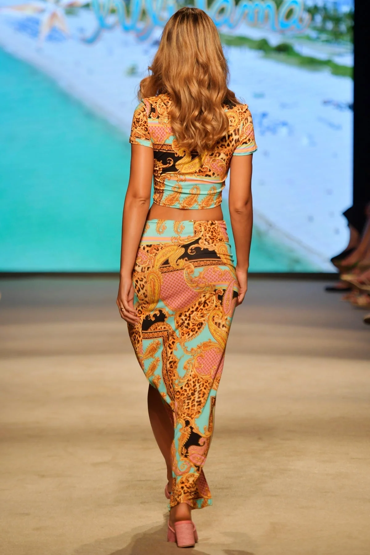 MIAMI DAYDREAM - Chain Skirt - Image 7