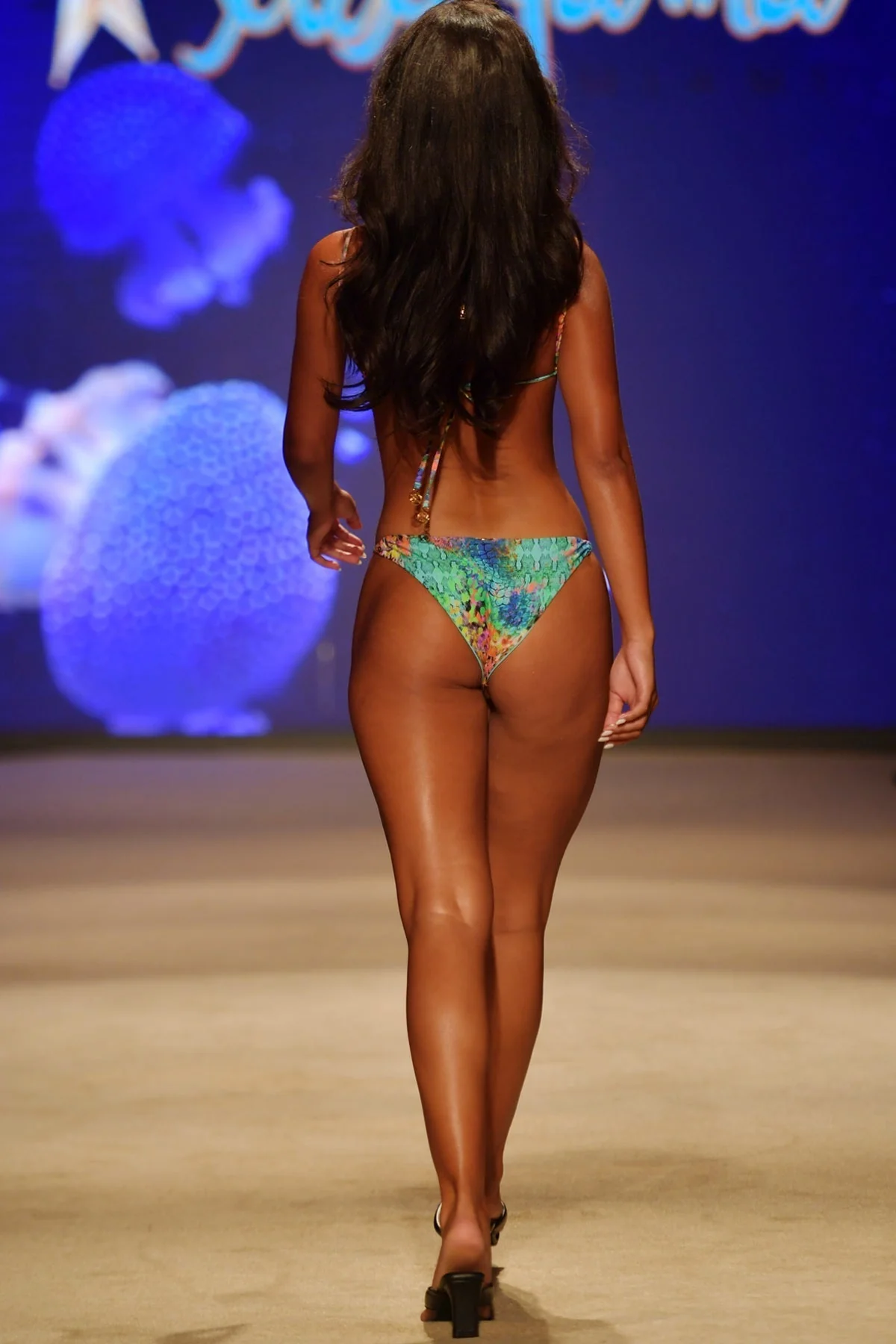 MIAMI MYSTIQUE - Knotted Cut Out Moderate Bottom
